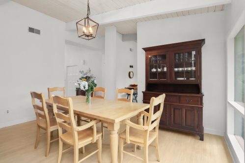 31 Ledgebrook Dr, Norwalk CT 06854-1017 exterior