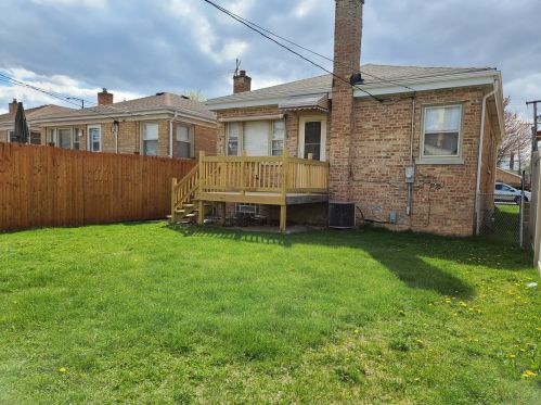 6217 Nagle Ave, Chicago IL  60638-4207 exterior