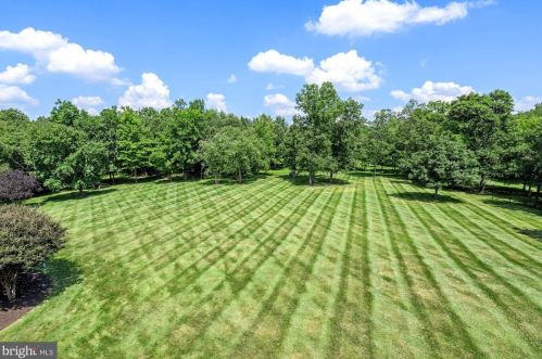 12705 Greenbriar Rd, Rockville MD 20854-6324 exterior