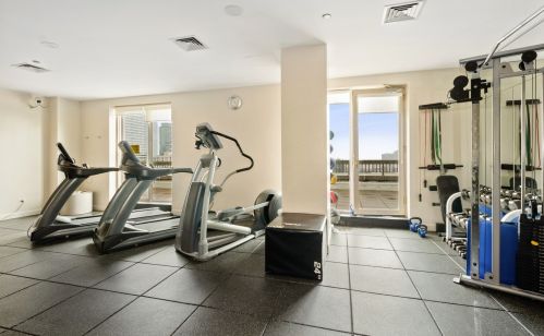 1301 Dearborn St, Chicago IL  60610-6027 exterior