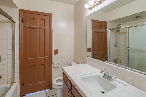 1860 Boston St, Grand Rapids MI 49506-4459 exterior