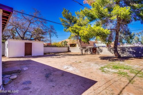 4137 1 St, Tucson AZ 85711-1510 exterior