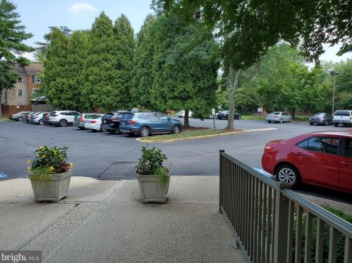 7425 Democracy Blvd, Bethesda MD 20817-1228 exterior