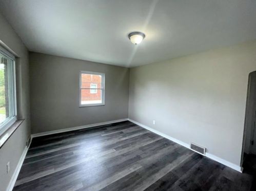 3685 Oakleaf Rd, Pittsburgh PA  15227-4415 exterior