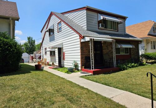 4537 38th St, Milwaukee, WI 53209-5913