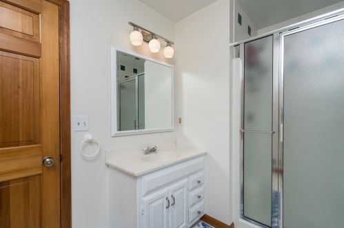 906 Mdw Pl, Milwaukee WI 53217-5737 exterior