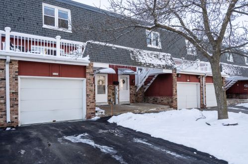 5135 Camelot Ln, Milwaukee WI 53221-3121 exterior