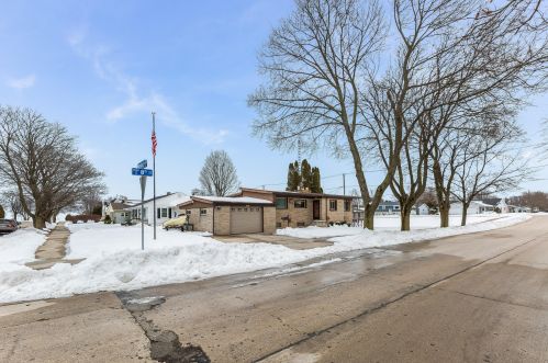 2505 8 St, Manitowoc WI 54220-6609 exterior