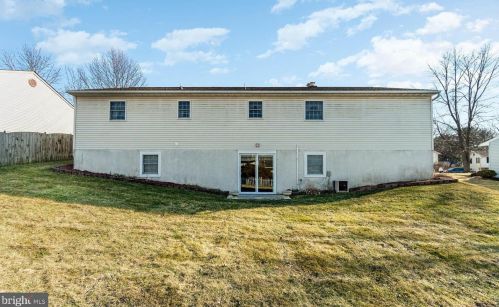 62 Lion Dr, Hanover PA  17331-3847 exterior