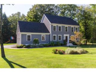 14 Ridgecrest Dr, Greenland, NH 03840-2453