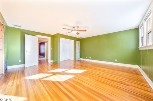 85 Lawrence Ave, Town Center NJ  07052-3707 exterior