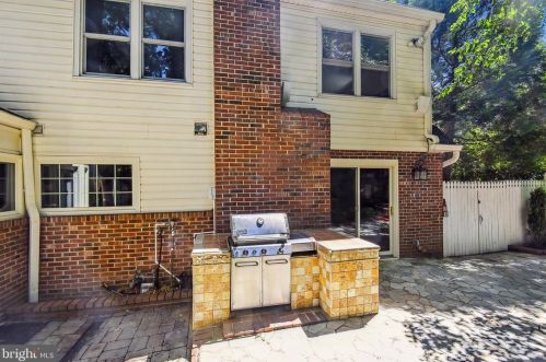 10316 Gainsborough Rd, Rockville MD 20854-4043 exterior