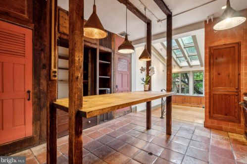 515 Delancey St, Philadelphia PA 19106-4105 exterior