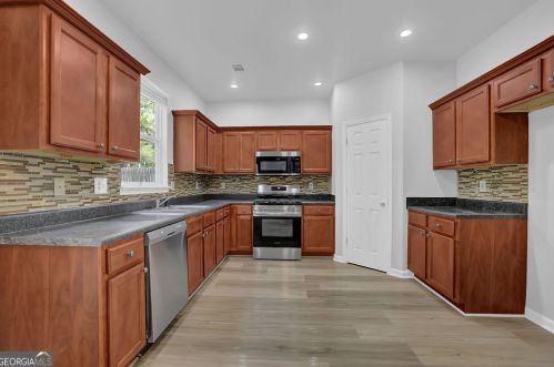 425 Cyn Way, Atlanta GA 30349-8798 exterior