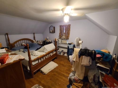 130 Main St, Meriden CT 06450-5603 exterior