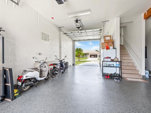 132 Jamaica Dr, Naples FL exterior