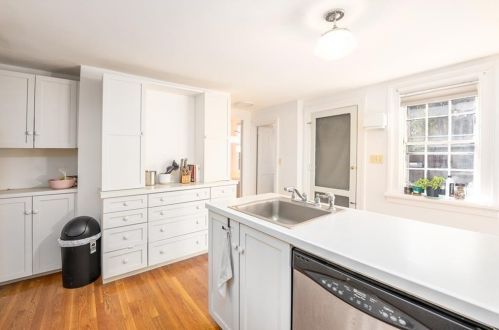 22 Cushing St, Providence RI 02906-2228 exterior