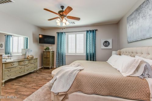 3765 Aracely Dr, Phoenix AZ 85087-5998 exterior