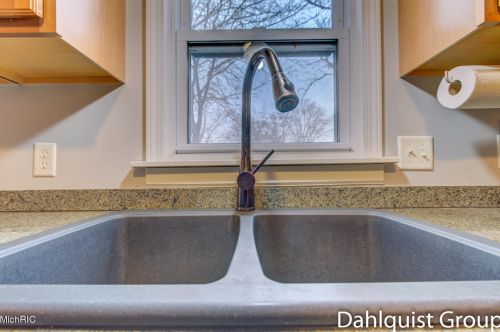 883 Post Rd, Meskegon MI 49441-4045 exterior