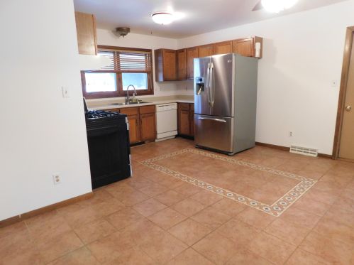 8642 68, Milwaukee WI 53223-2723 exterior