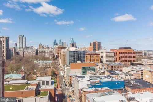 241 Chestnut St, Philadelphia PA 19106-2813 exterior