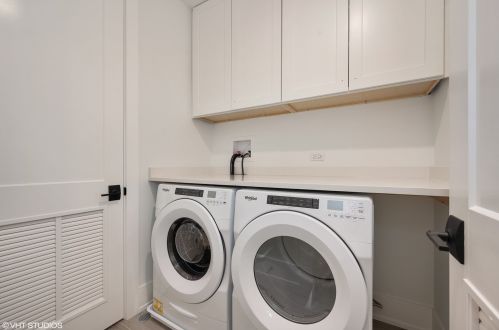 2759 Lawrence Ave, Chicago IL  60625-3703 exterior