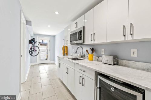 1265 Owen Pl, Washington DC 20002-2807 exterior