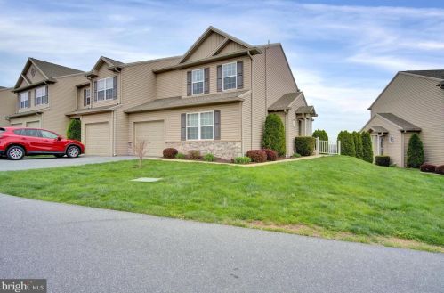 8440 Hamilton St, Hummelstown, PA 17036-7091