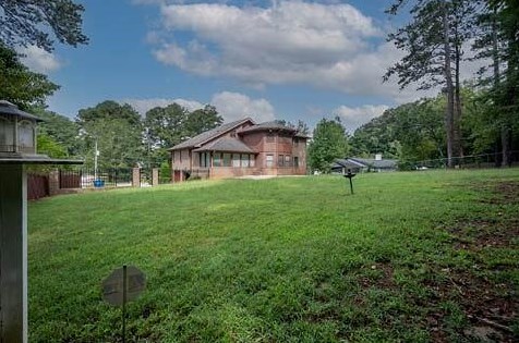 1310 Melbenan Dr, Atlanta GA exterior