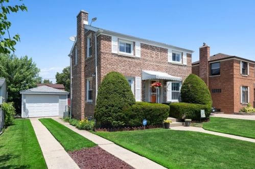 7334 Berwyn Ave, Chicago, IL 60656-1843