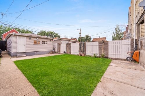 2720 Karlov Ave, Chicago IL 60652-3121 exterior