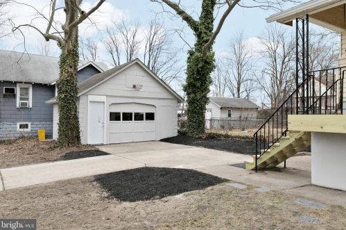 4507 Chestnut Ave, Camden NJ 08109-2504 exterior