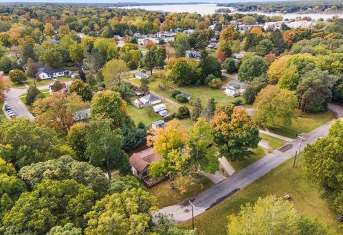 224 Elizabeth St, Sylvan Beach MI 49461-1311 exterior