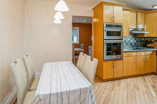 722 Eagle Dr, Valley Stream NY  11581-3540 exterior