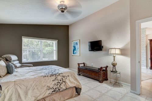 6590 Maybrook Rd, Boynton Beach FL 33437-6411 exterior