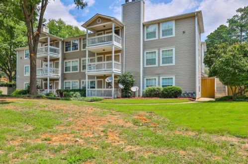 1389 Keys Crossing Dr, Atlanta, GA 30319-4043