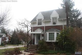 170 Cherry Ln, Teaneck, NJ 07666-4628