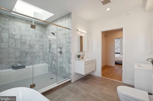 743 Cleveland St, Philadelphia PA  19146-1811 exterior