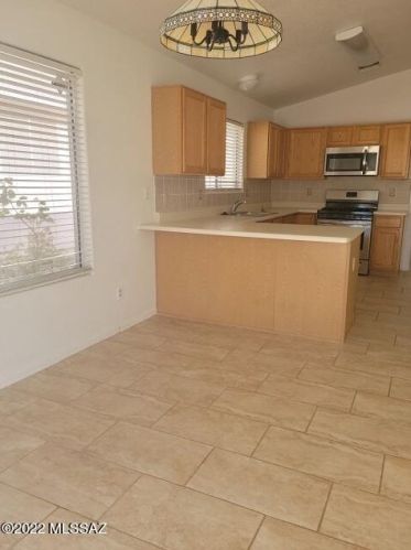 10211 Paseo Juan Tabo, Tucson AZ  85747-5260 exterior