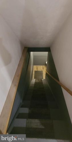 73 Prince St, Littlestown PA 17340-1322 exterior