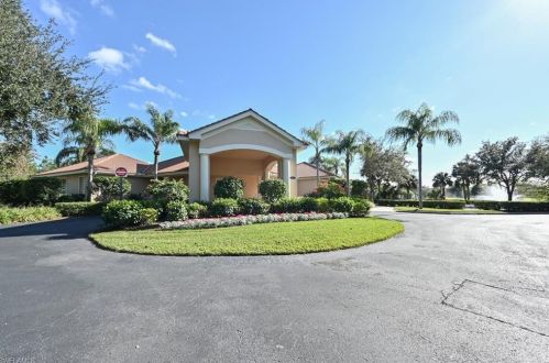 203 Burnt Pne Dr, Naples FL 34119-9775 exterior