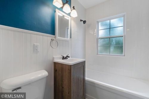 5089 Main St, Maple Plain MN 55359-9430 exterior