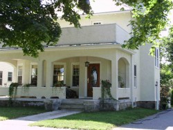 90 Webster St, Newton, MA 02465-1820