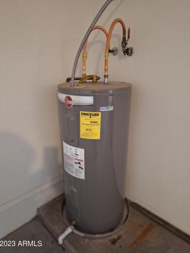 13829 42 Pl, Phoenix AZ 85050-3361 exterior