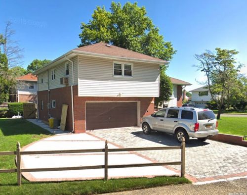 1110 Furth Rd, Valley Stream, NY 11581-2534