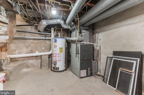 421 Iseminger St, Philadelphia PA 19147-6216 exterior