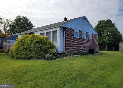 2148 Lee Ln, Chester PA 19014-2213 exterior