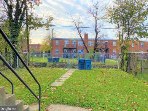 231 Oakwood St, Washington DC  20032-1728 exterior