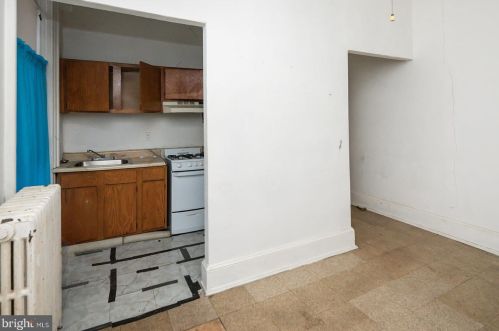 1637 Girard Ave, Philadelphia PA 19130-1514 exterior