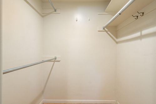 1136 Brewster Rd, Rochester MI 48309-1433 exterior